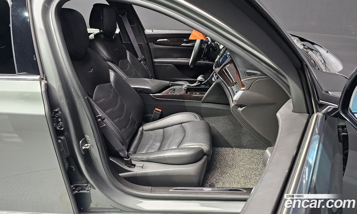 Cadillac CT6 фото 10