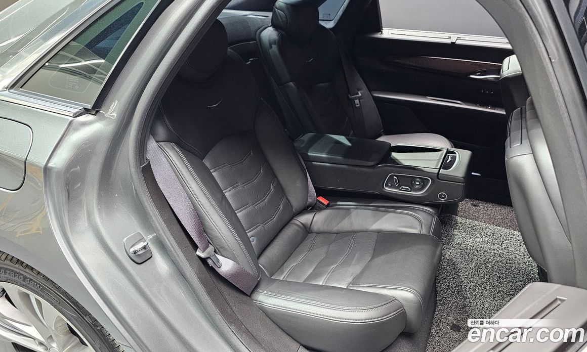 Cadillac CT6 фото 11
