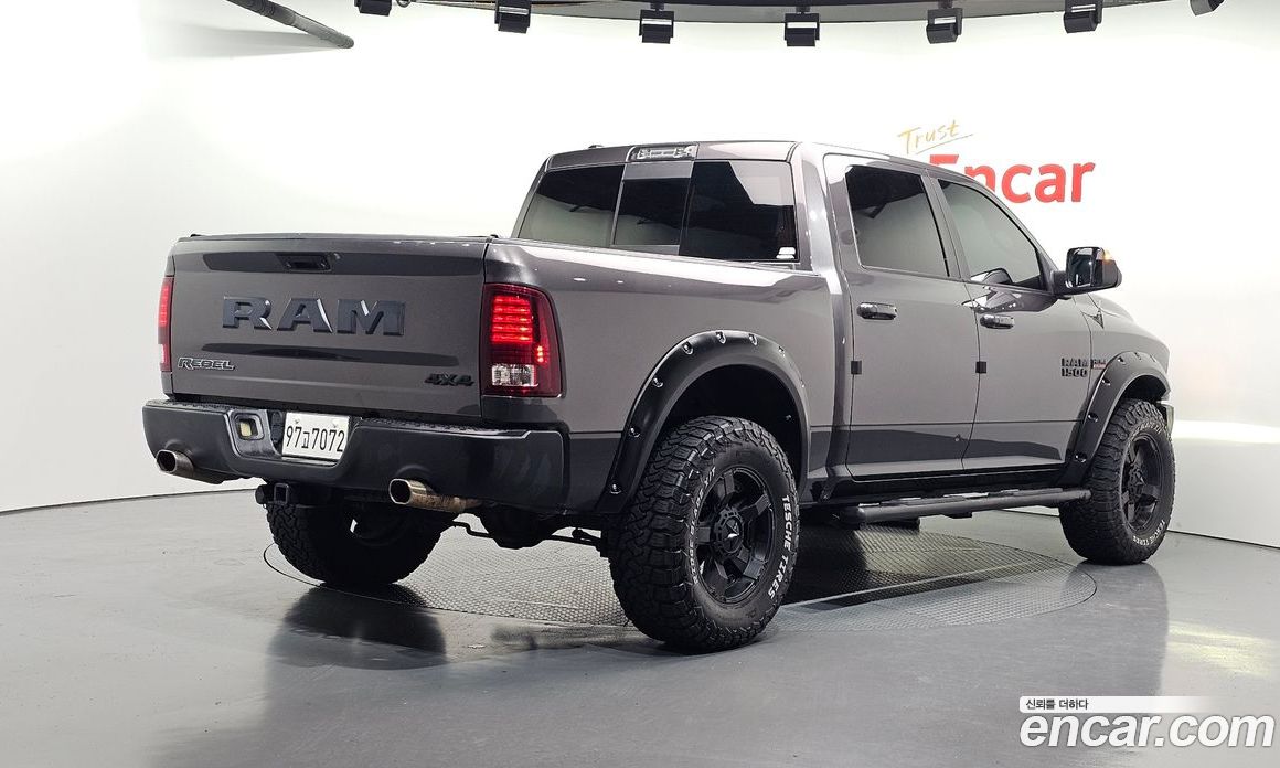 Dodge Ram Pickup фото 2
