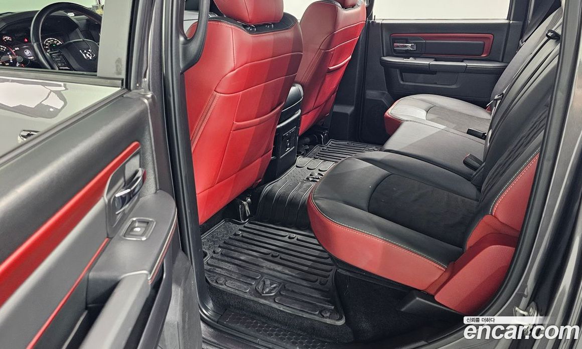Dodge Ram Pickup фото 11