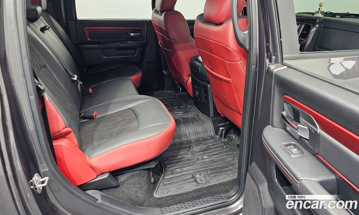 Dodge Ram Pickup фото 12