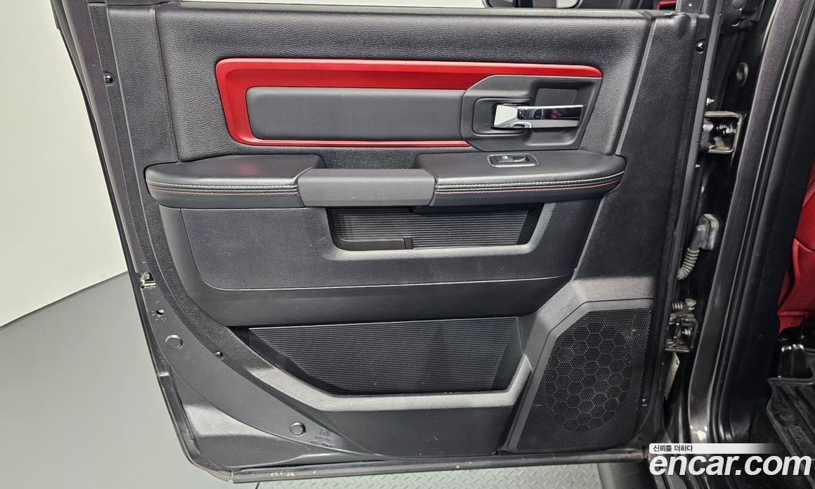 Dodge Ram Pickup фото 26