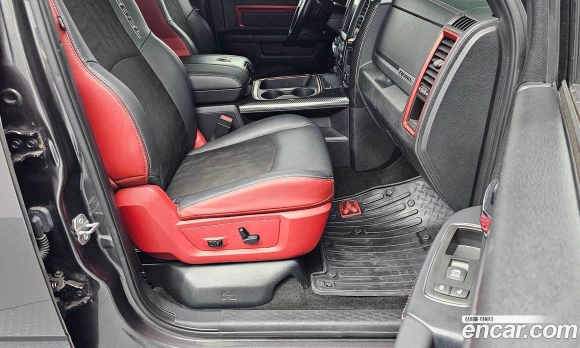 Dodge Ram Pickup фото 27