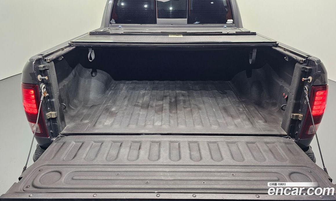 Dodge Ram Pickup фото 31