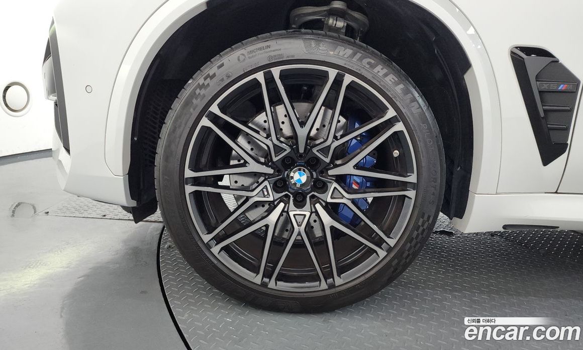 BMW X5M (G05) фото 5