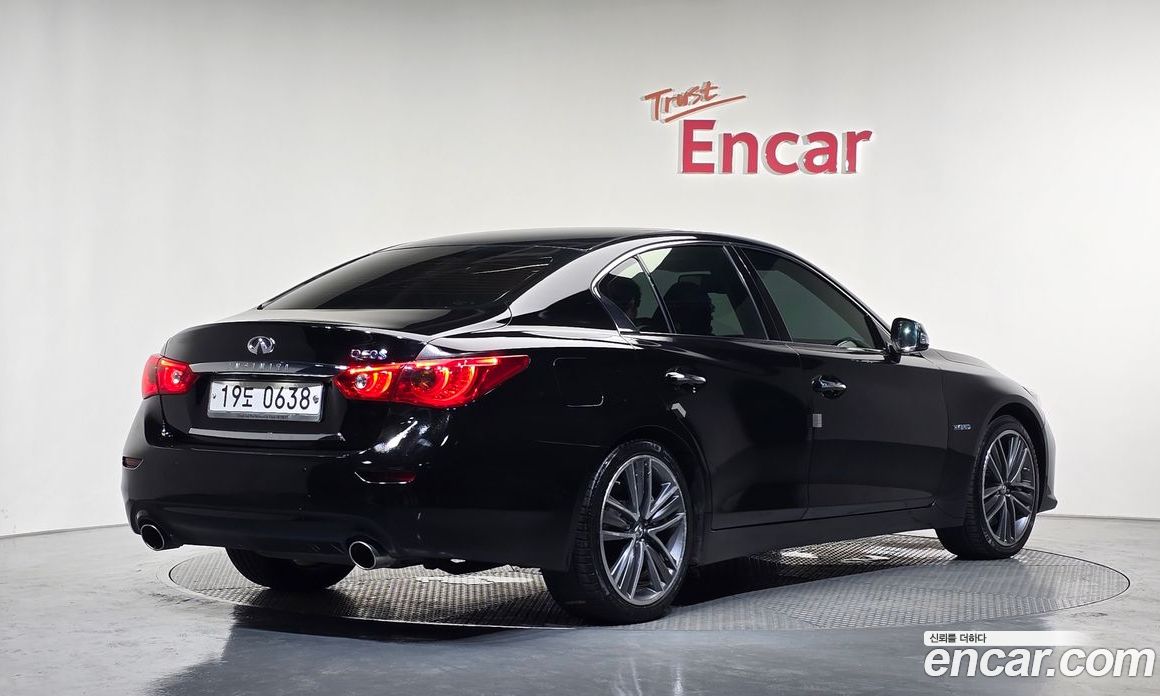 Infiniti Q50 фото 2