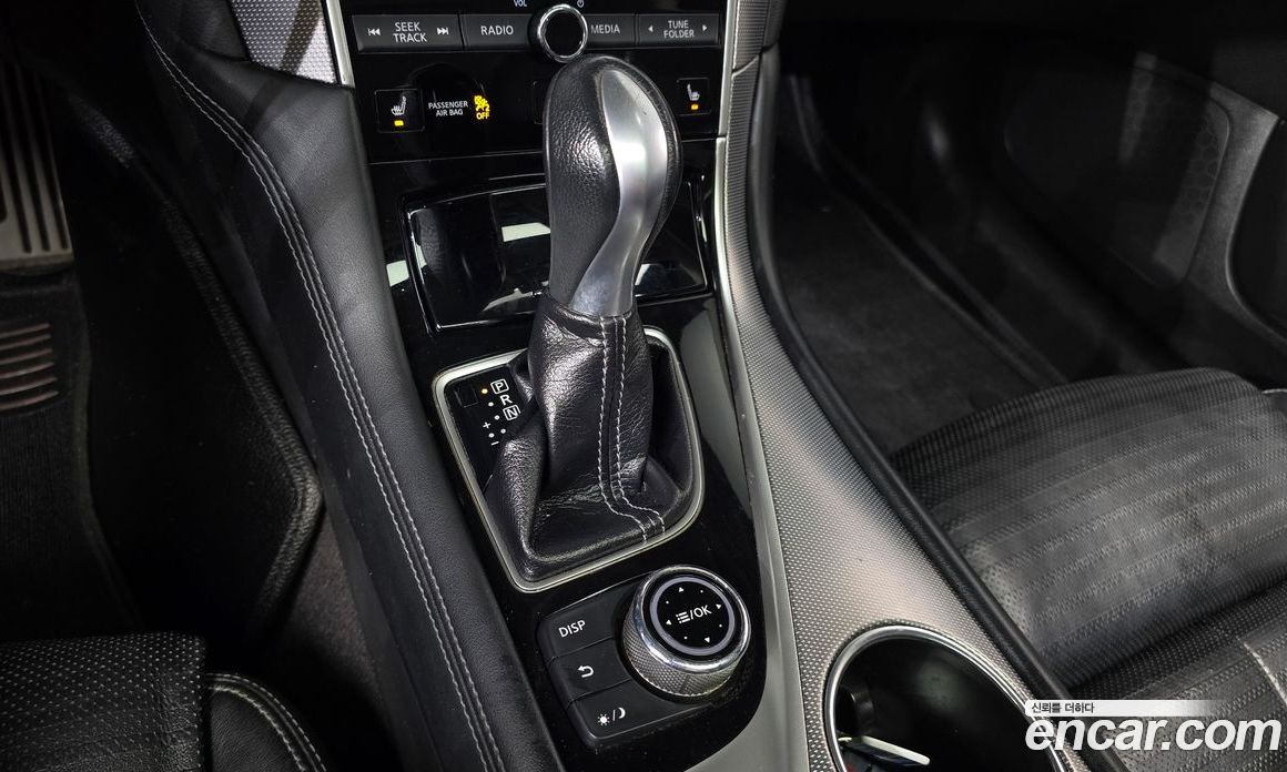 Infiniti Q50 фото 9