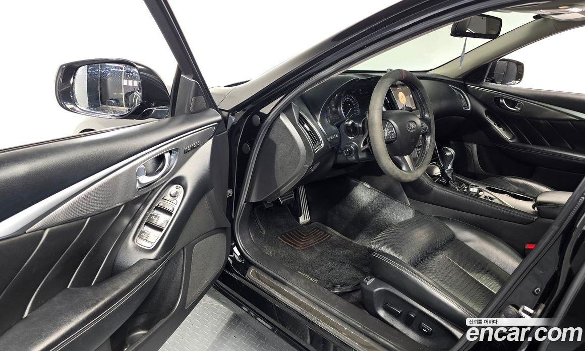Infiniti Q50 фото 10