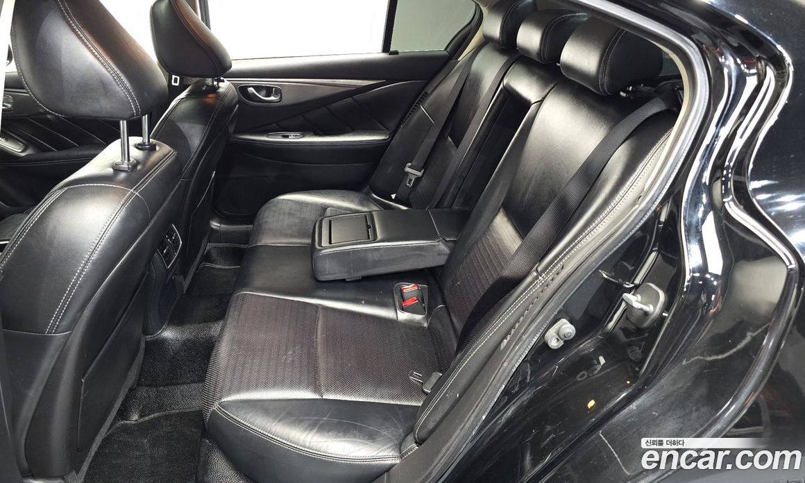 Infiniti Q50 фото 12