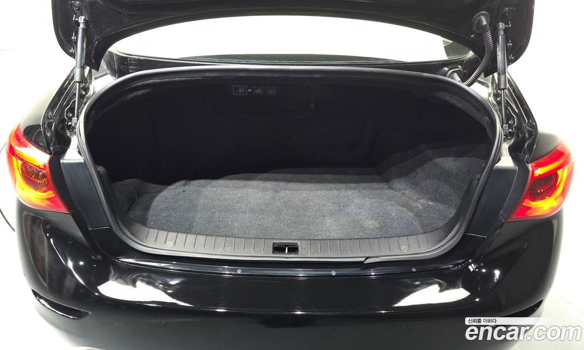 Infiniti Q50 фото 18