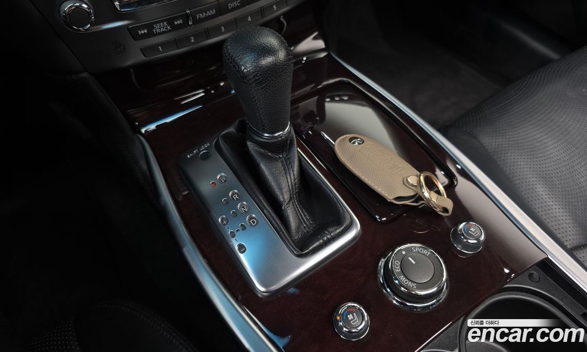 Infiniti M37 фото 9