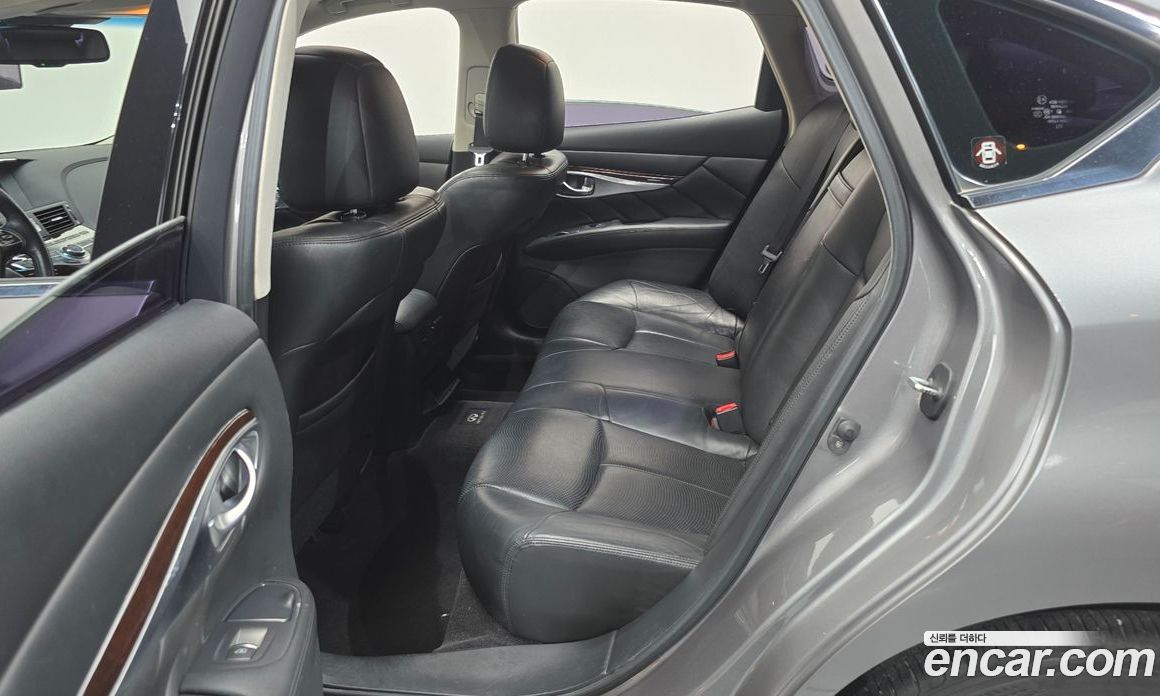 Infiniti M37 фото 11