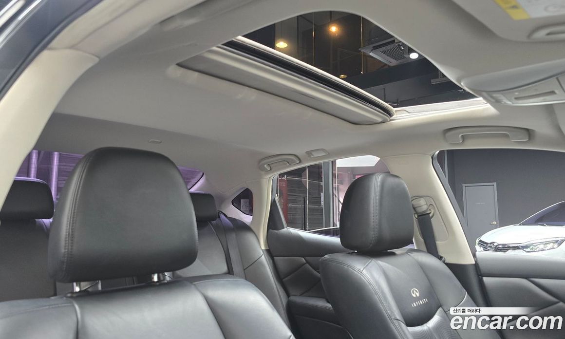 Infiniti M37 фото 19