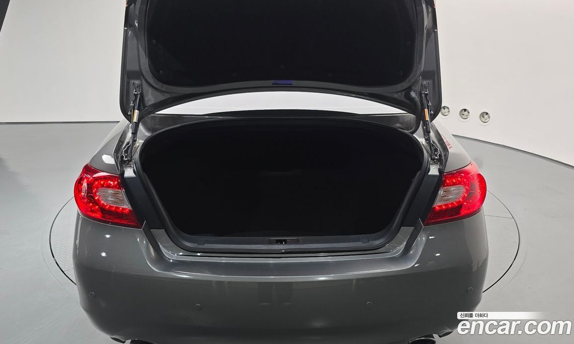 Infiniti M37 фото 20