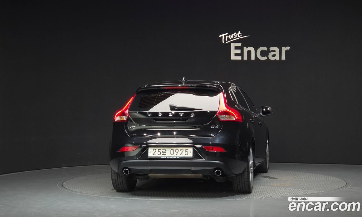 Volvo V40 фото 4