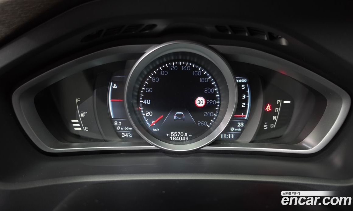 Volvo V40 фото 8