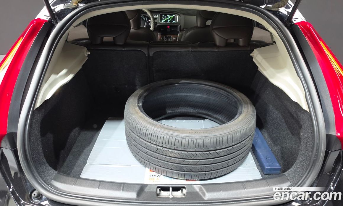 Volvo V40 фото 20