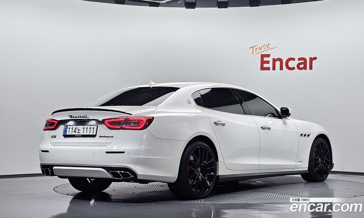 Maserati Quattroporte фото 2