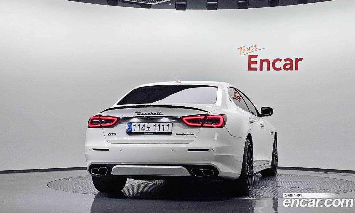 Maserati Quattroporte фото 4