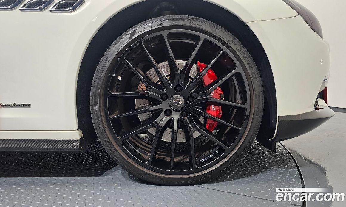 Maserati Quattroporte фото 22