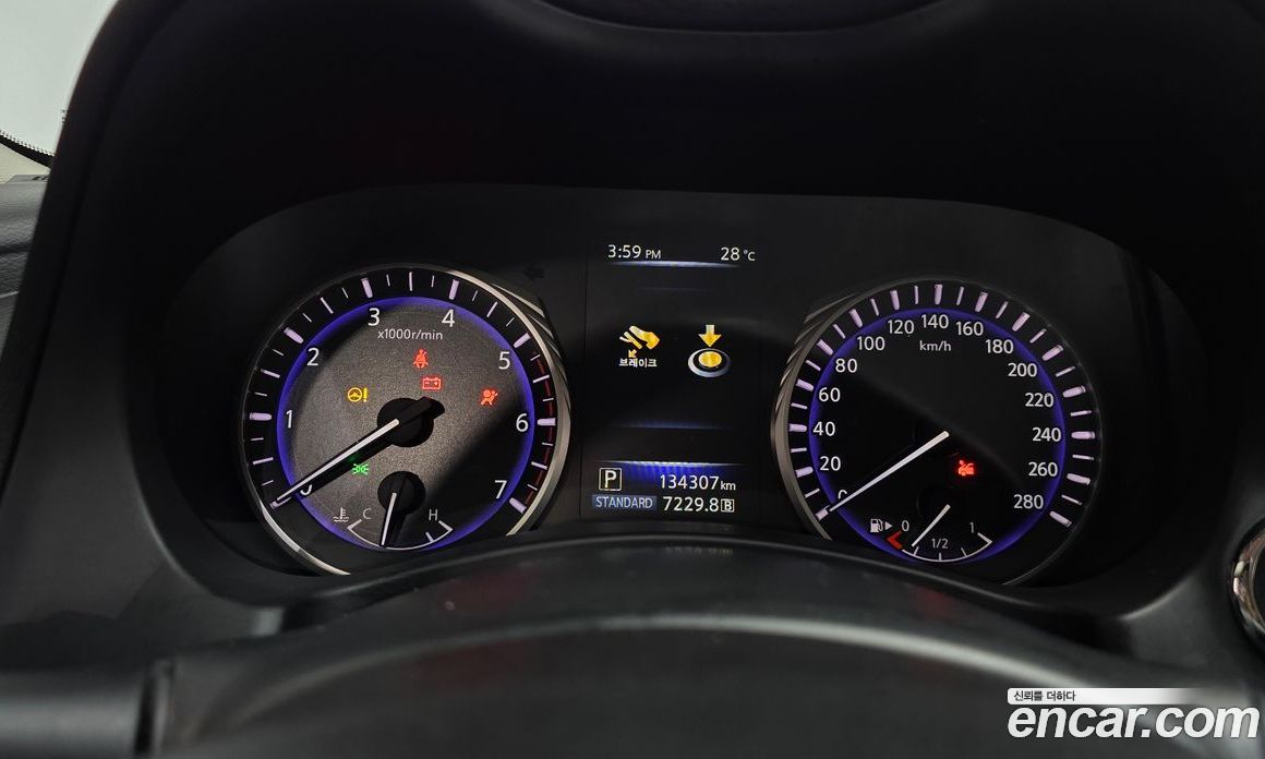 Infiniti Q50 фото 7
