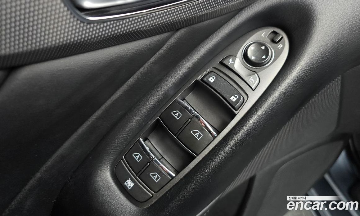 Infiniti Q50 фото 19