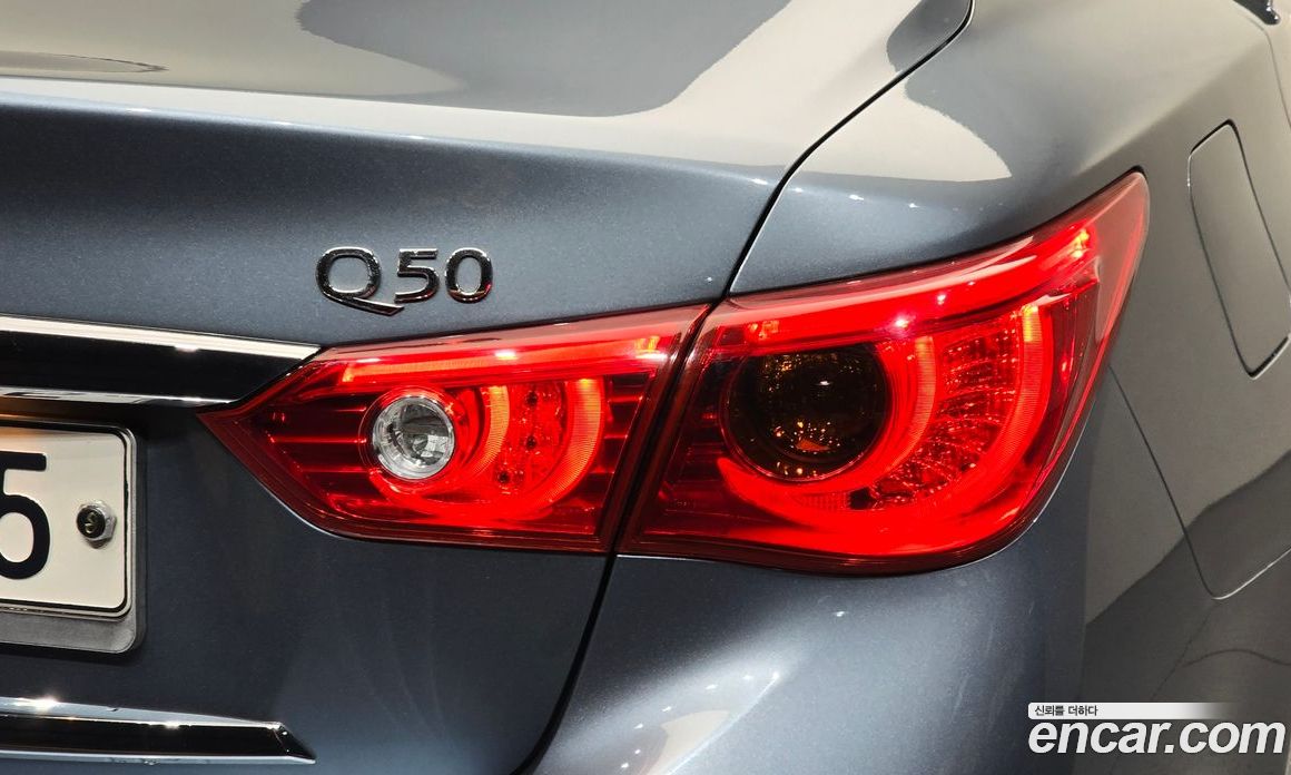 Infiniti Q50 фото 23