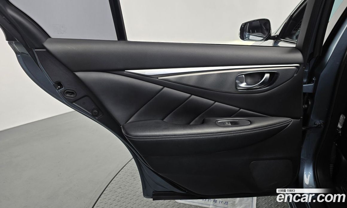 Infiniti Q50 фото 25
