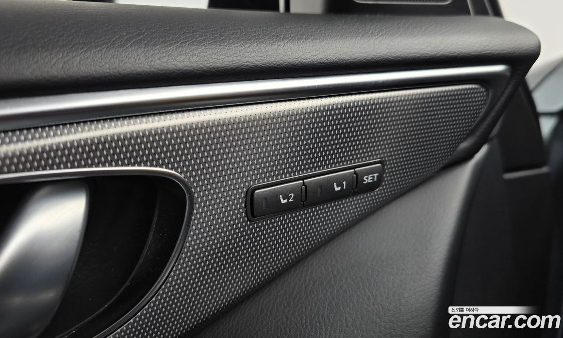 Infiniti Q50 фото 28