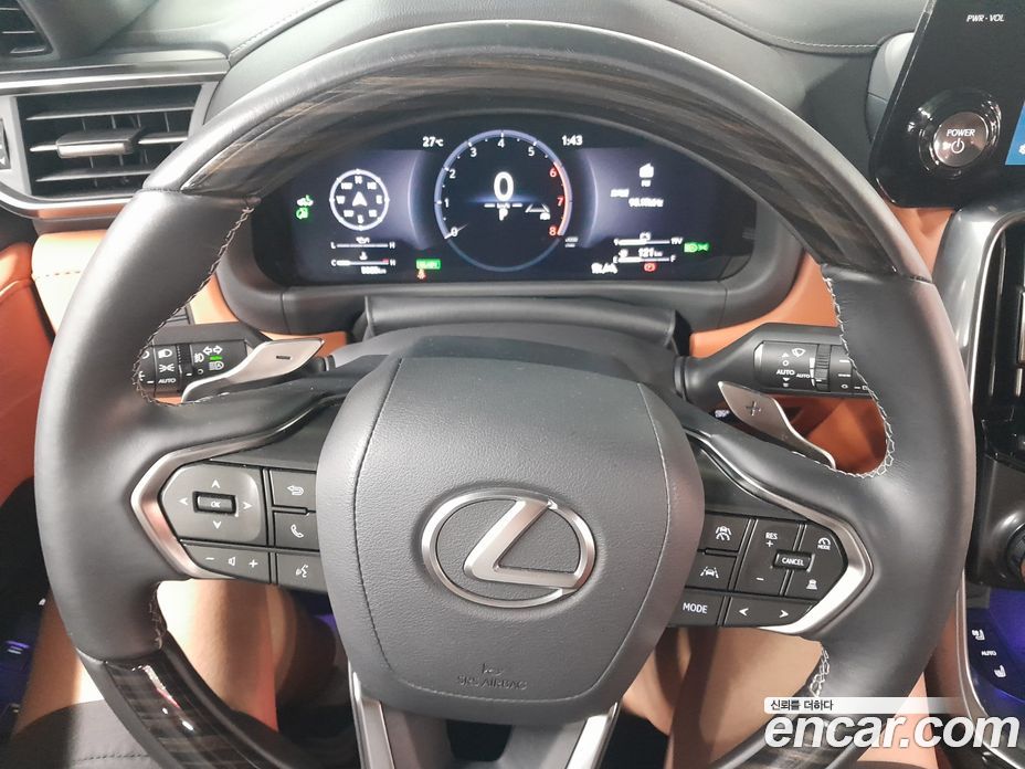 Lexus LX 4th Gen фото 3