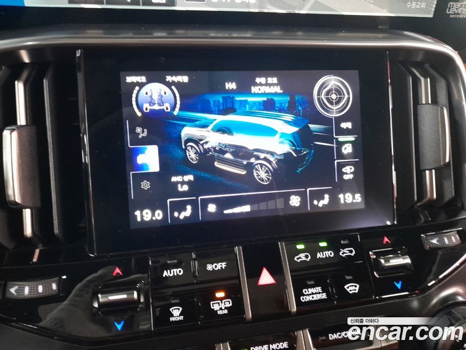 Lexus LX 4th Gen фото 10