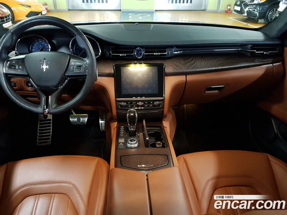 Maserati Quattroporte фото 4