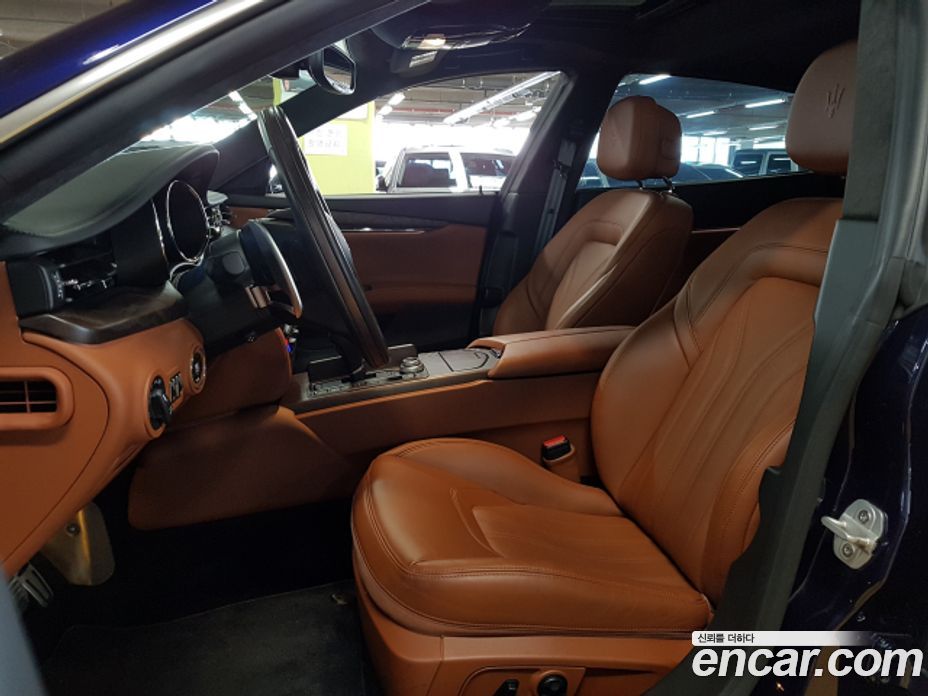 Maserati Quattroporte фото 9
