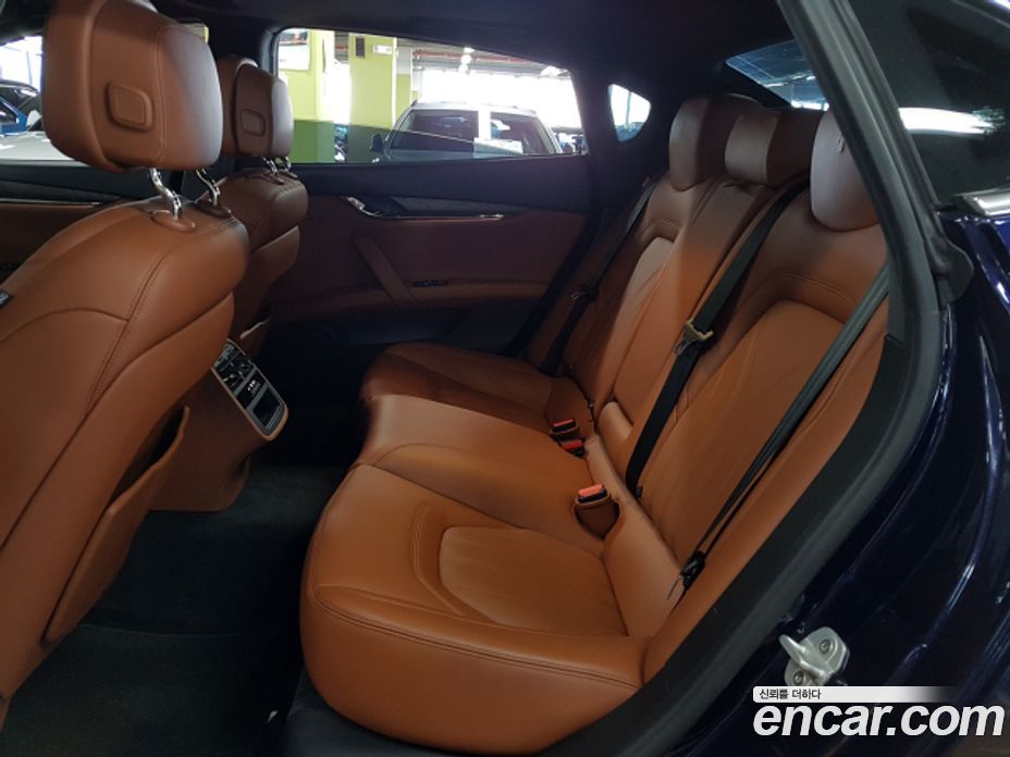 Maserati Quattroporte фото 10