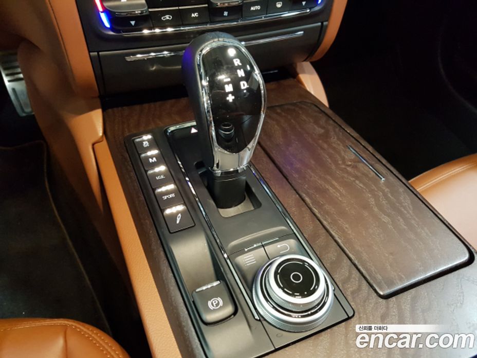 Maserati Quattroporte фото 13
