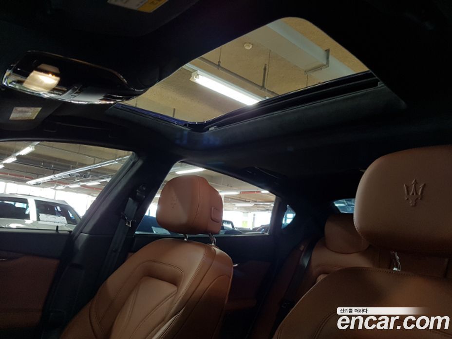Maserati Quattroporte фото 15