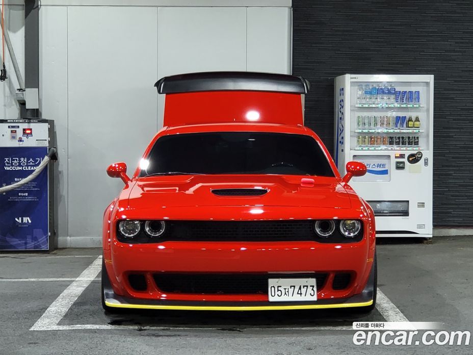 Dodge Challenger фото 12