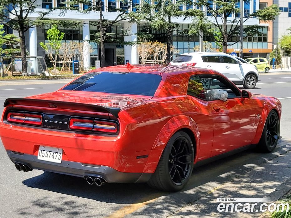 Dodge Challenger фото 16