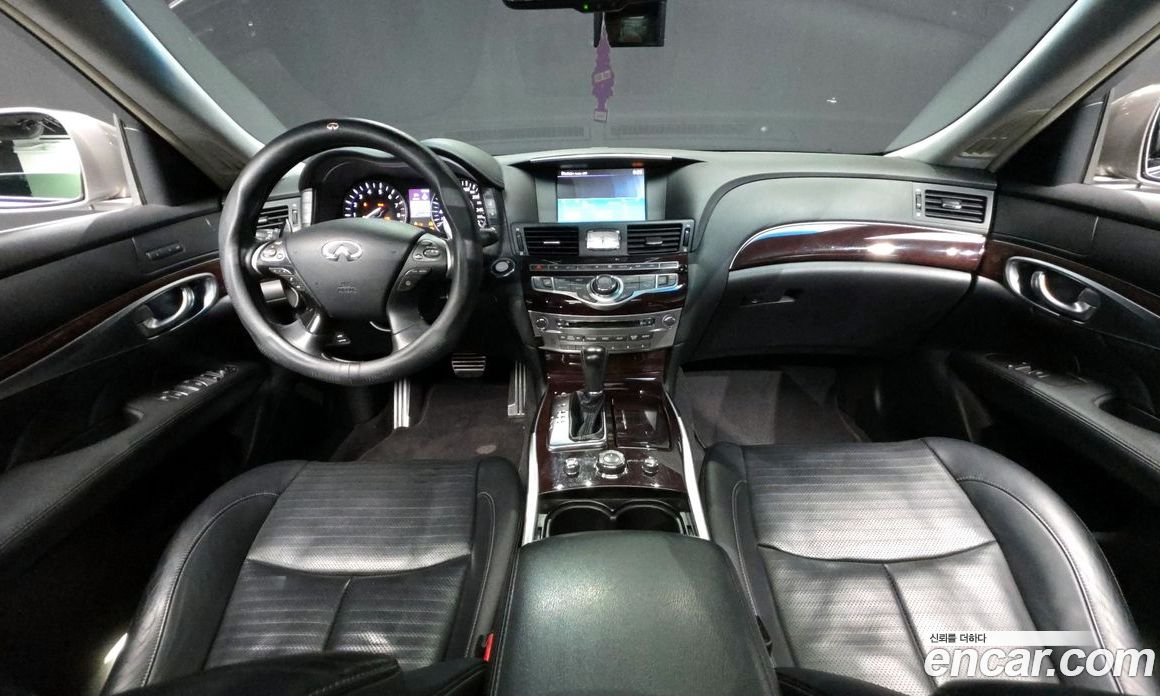 Infiniti M56 фото 7