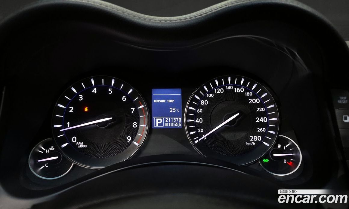 Infiniti M56 фото 8
