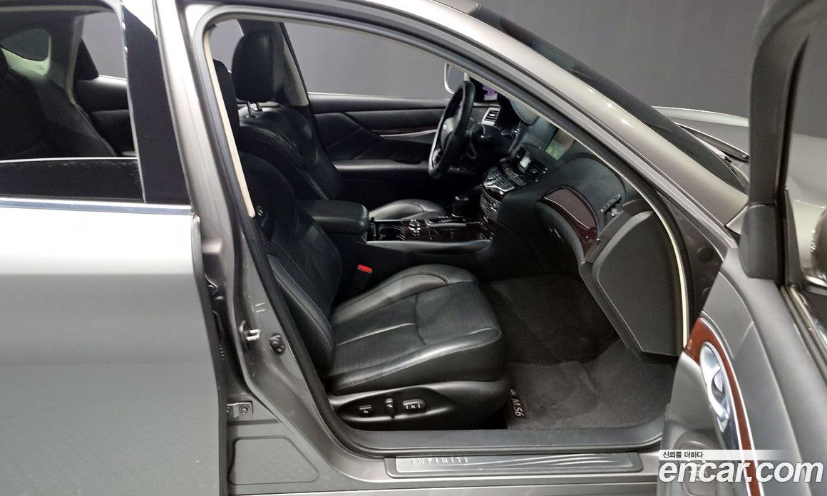 Infiniti M56 фото 11