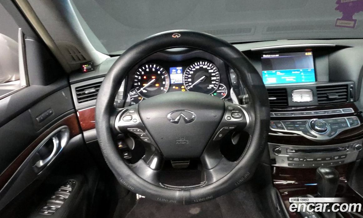 Infiniti M56 фото 13