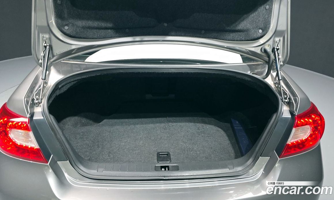 Infiniti M56 фото 20