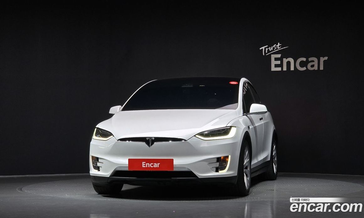 Tesla Model X фото 3