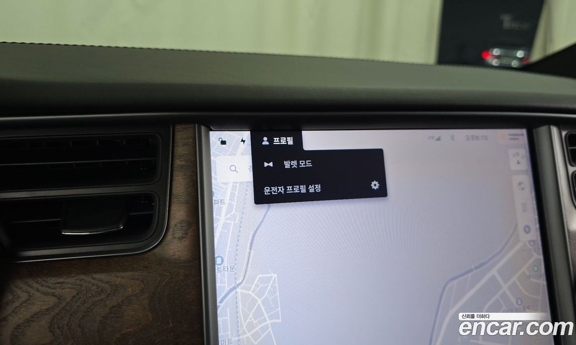 Tesla Model X фото 6