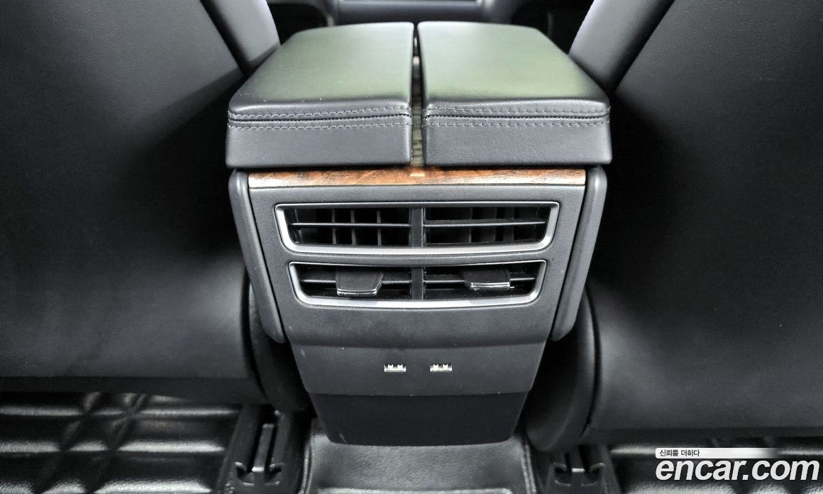 Tesla Model X фото 19