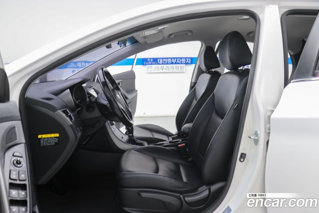 Hyundai The New Avante фото 8