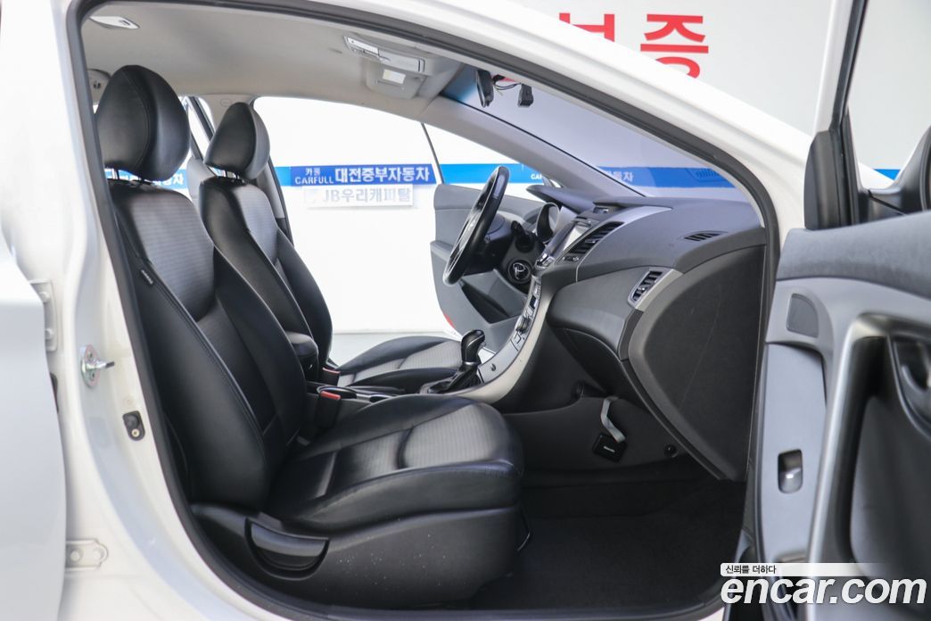 Hyundai The New Avante фото 10