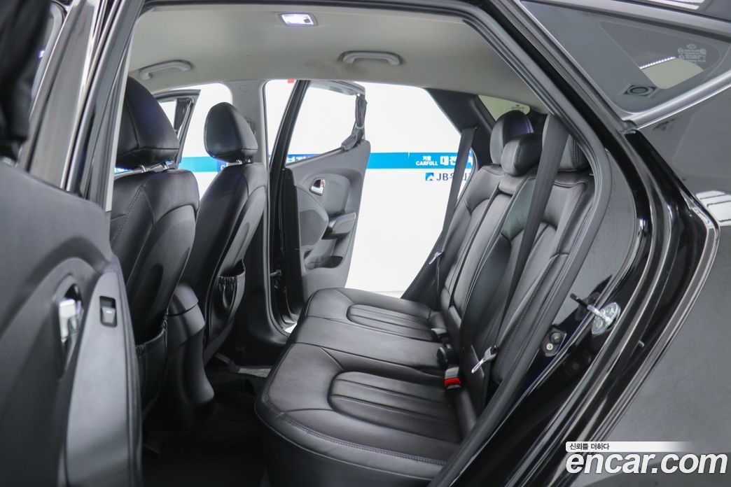 Hyundai Tucson ix фото 9
