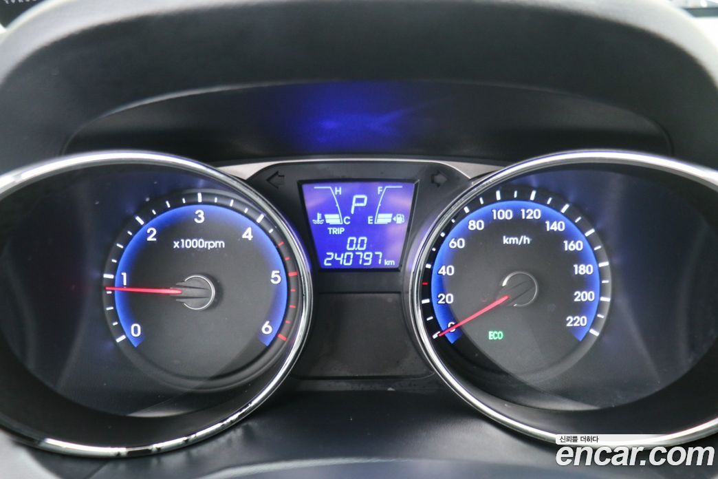 Hyundai Tucson ix фото 12